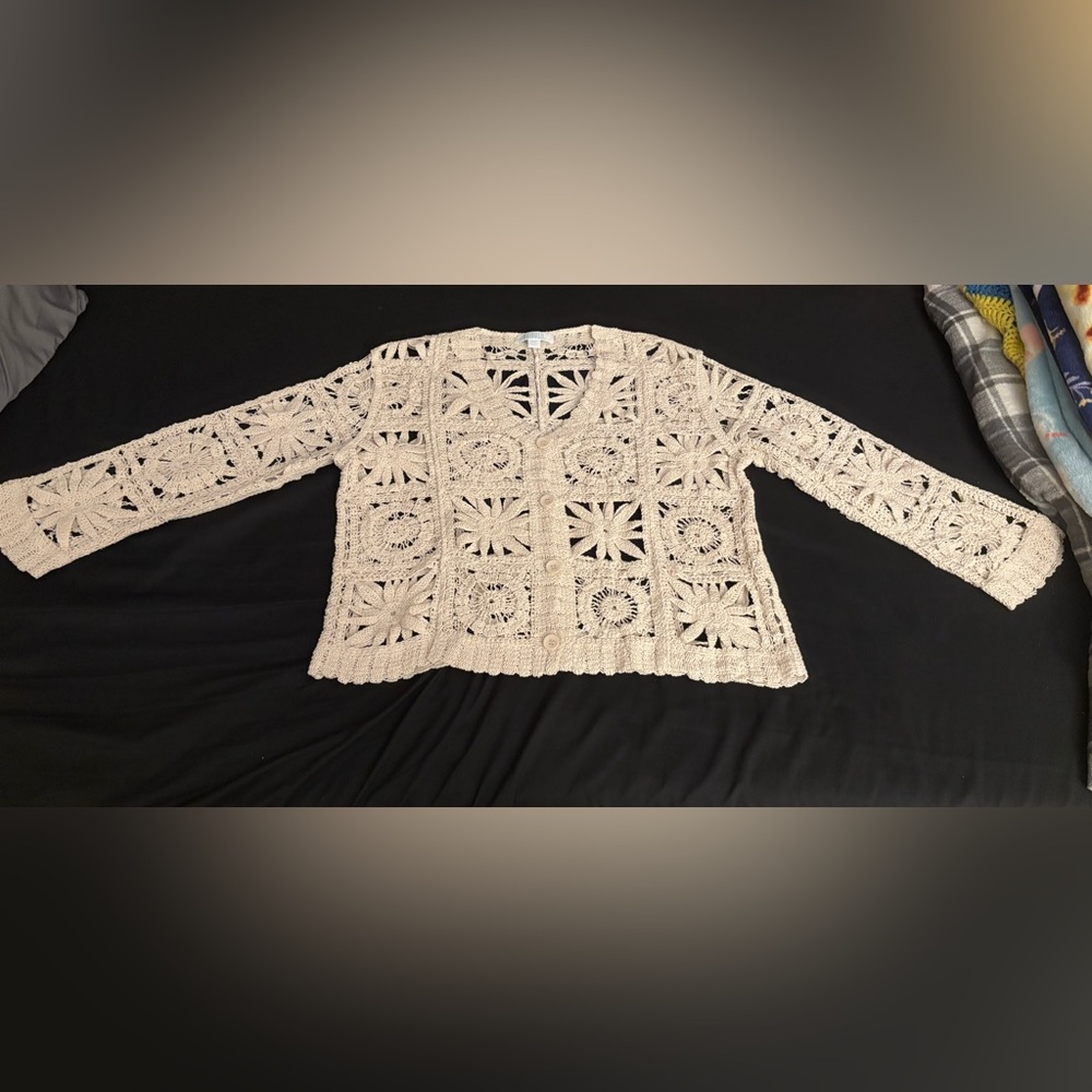 Women’s Bunulu beige open crochet cardigan with buttons in size XL EUC